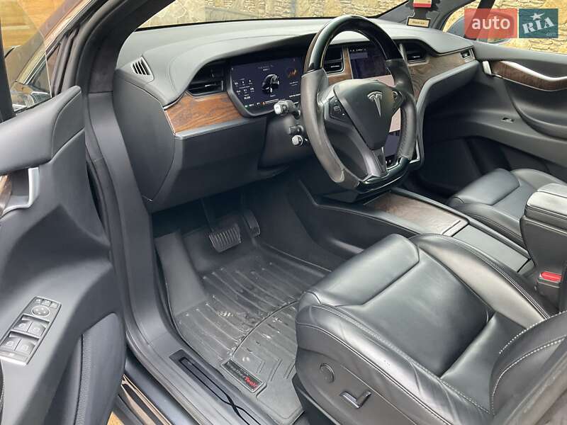 Внедорожник / Кроссовер Tesla Model X 2019 в Ровно