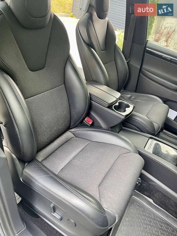 Внедорожник / Кроссовер Tesla Model X 2017 в Днепре фото 18 Внедорожник / Кроссовер Tesla Model X 2017 в Днепре