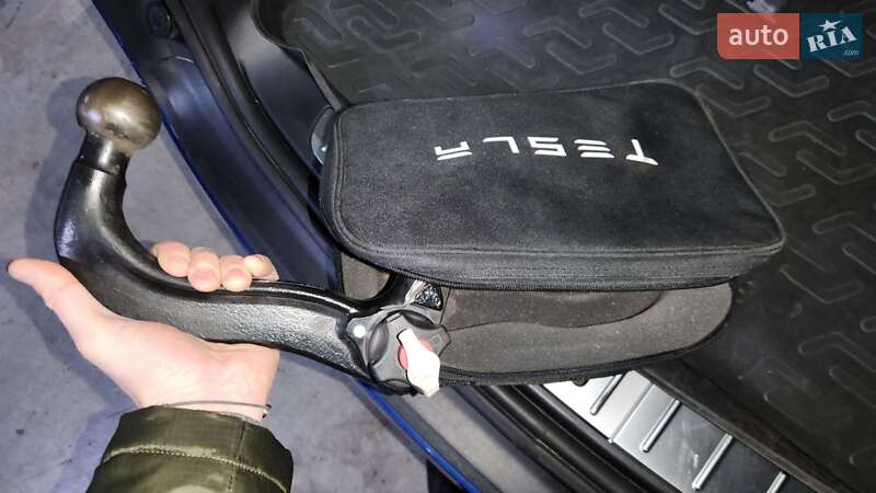 Внедорожник / Кроссовер Tesla Model X 2017 в Днепре фото 27 Внедорожник / Кроссовер Tesla Model X 2017 в Днепре