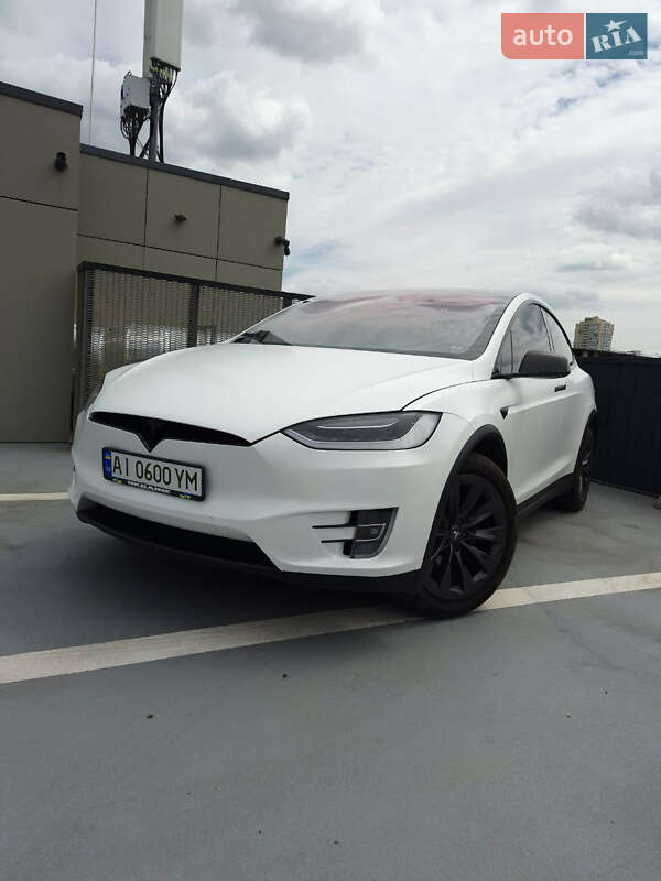 Внедорожник / Кроссовер Tesla Model X 2019 в Киеве