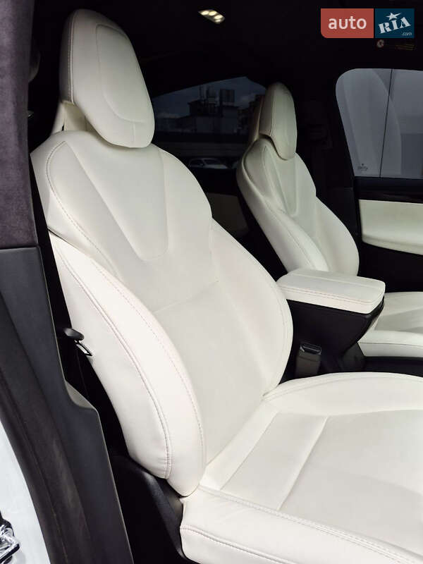 Внедорожник / Кроссовер Tesla Model X 2019 в Киеве