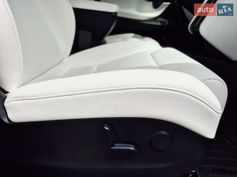 Внедорожник / Кроссовер Tesla Model X 2019 в Киеве