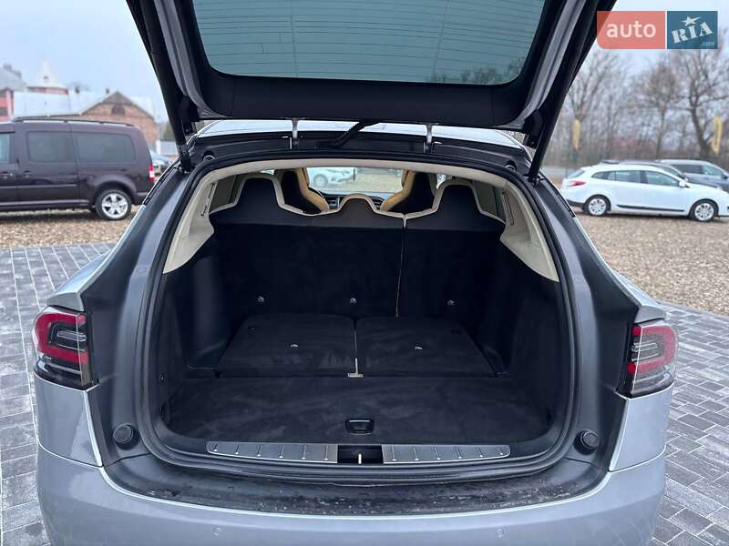 Внедорожник / Кроссовер Tesla Model X 2018 в Коломые