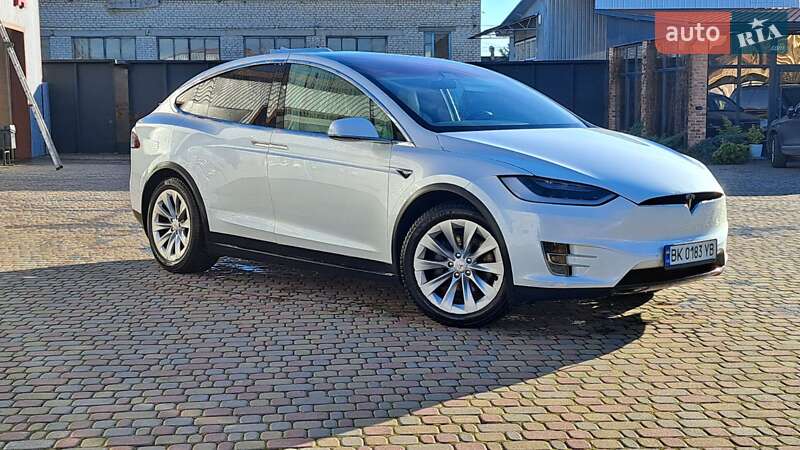 Внедорожник / Кроссовер Tesla Model X 2018 в Костополе