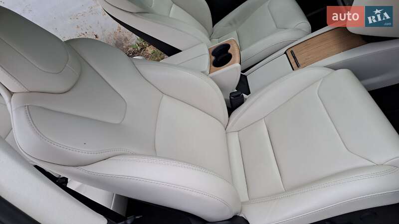 Внедорожник / Кроссовер Tesla Model X 2018 в Костополе