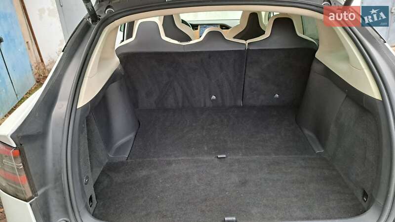 Внедорожник / Кроссовер Tesla Model X 2018 в Костополе