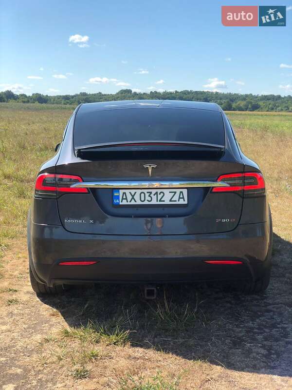 Внедорожник / Кроссовер Tesla Model X 2016 в Полтаве фото 7 Внедорожник / Кроссовер Tesla Model X 2016 в Полтаве