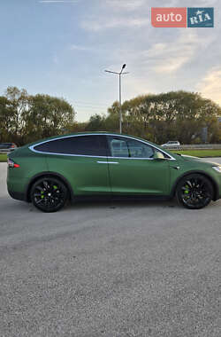 Позашляховик / Кросовер Tesla Model X 2016 в Києві