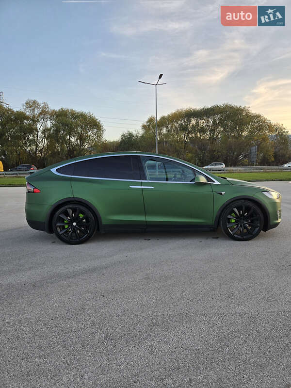Позашляховик / Кросовер Tesla Model X 2016 в Харкові