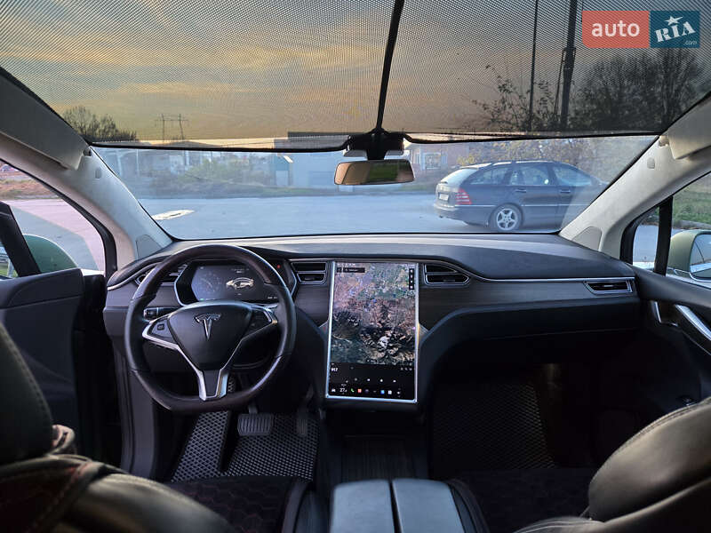 Позашляховик / Кросовер Tesla Model X 2016 в Харкові