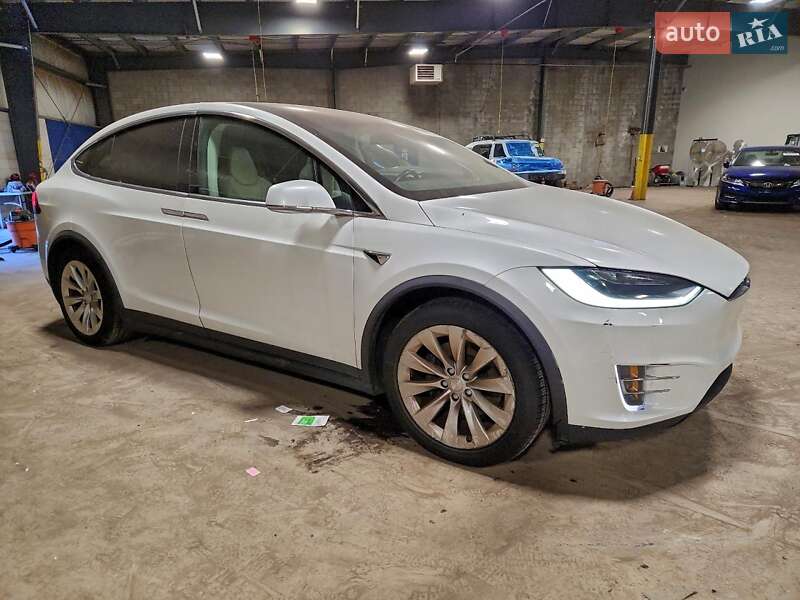 Внедорожник / Кроссовер Tesla Model X 2017 в Полтаве фото 4 Внедорожник / Кроссовер Tesla Model X 2017 в Полтаве
