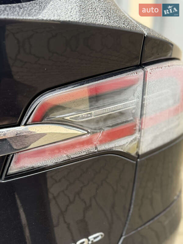 Позашляховик / Кросовер Tesla Model X 2017 в Радехові