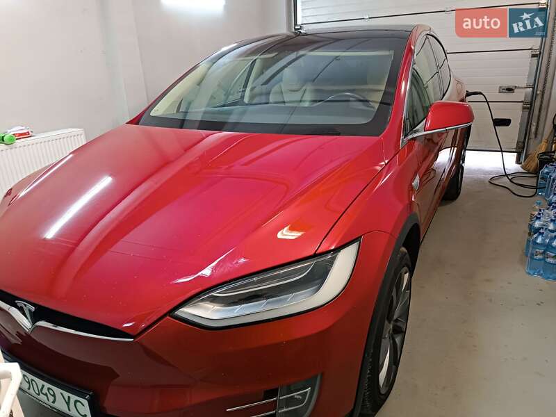 Внедорожник / Кроссовер Tesla Model X 2017 в Стрые