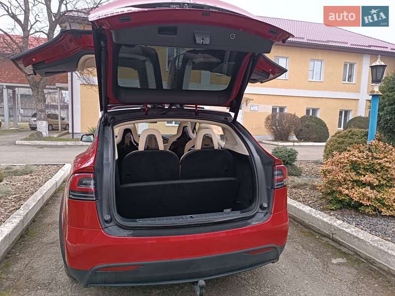 Внедорожник / Кроссовер Tesla Model X 2017 в Стрые