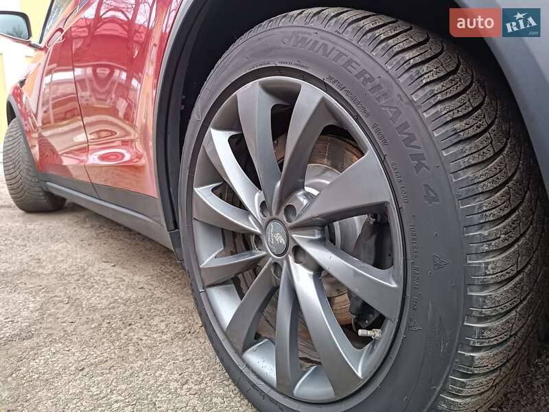 Внедорожник / Кроссовер Tesla Model X 2017 в Стрые