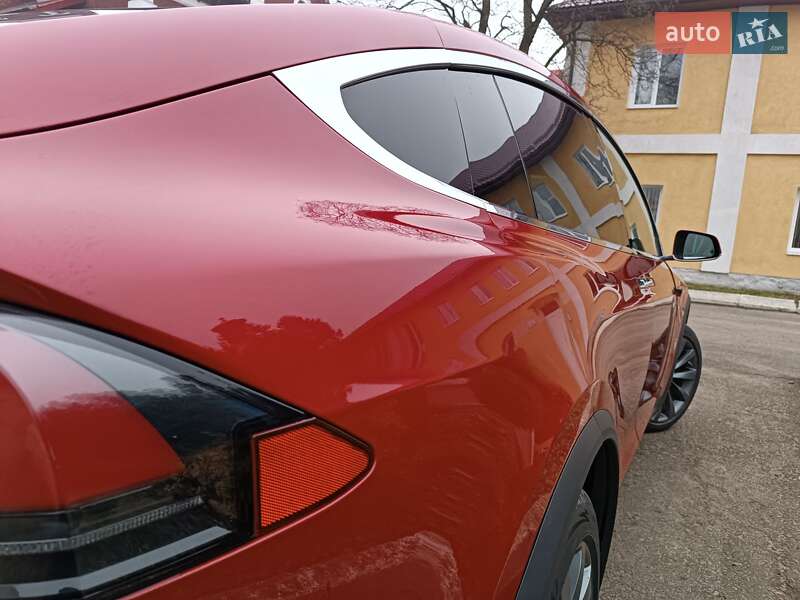 Внедорожник / Кроссовер Tesla Model X 2017 в Стрые