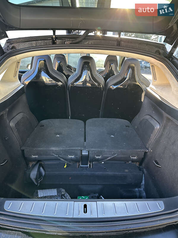 Внедорожник / Кроссовер Tesla Model X 2016 в Ровно