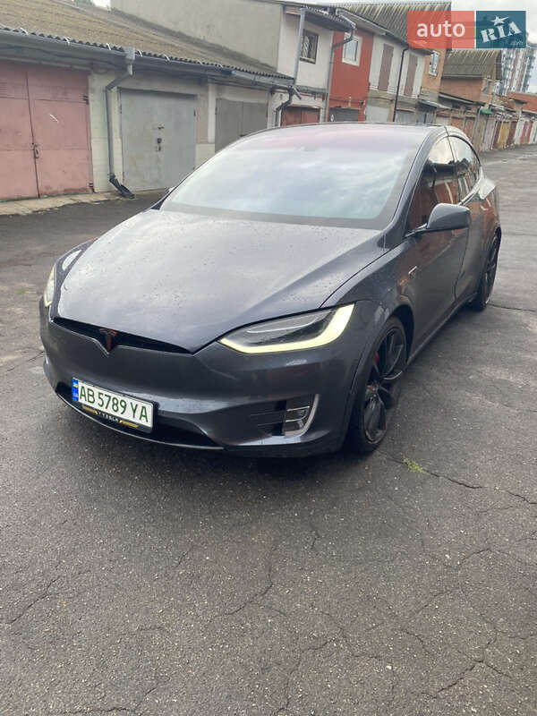 Позашляховик / Кросовер Tesla Model X 2016 в Вінниці