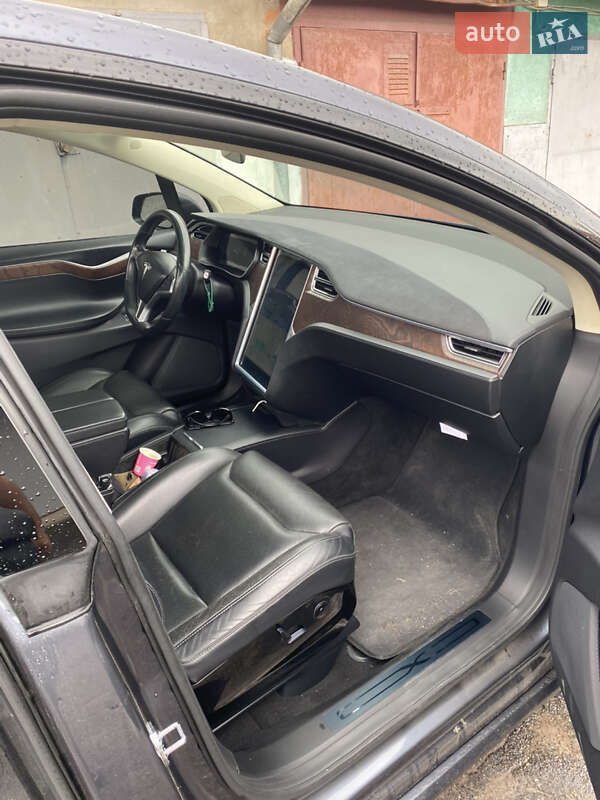 Позашляховик / Кросовер Tesla Model X 2016 в Вінниці