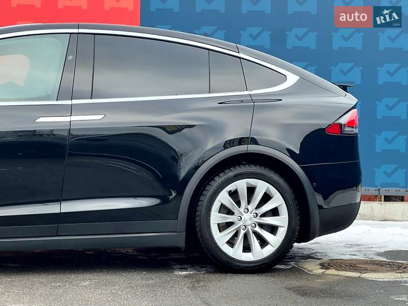 Внедорожник / Кроссовер Tesla Model X 2019 в Киеве