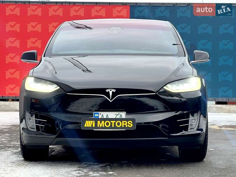 Внедорожник / Кроссовер Tesla Model X 2019 в Киеве