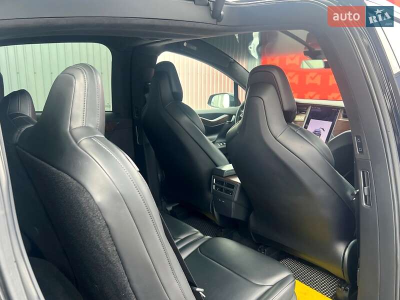 Внедорожник / Кроссовер Tesla Model X 2019 в Киеве