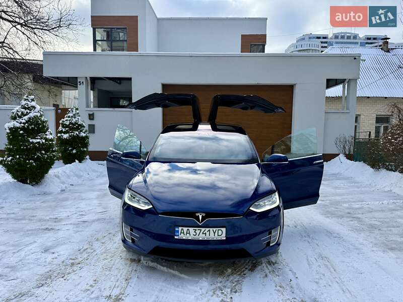 Внедорожник / Кроссовер Tesla Model X 2018 в Киеве