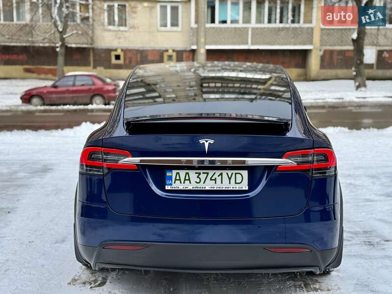 Внедорожник / Кроссовер Tesla Model X 2018 в Киеве