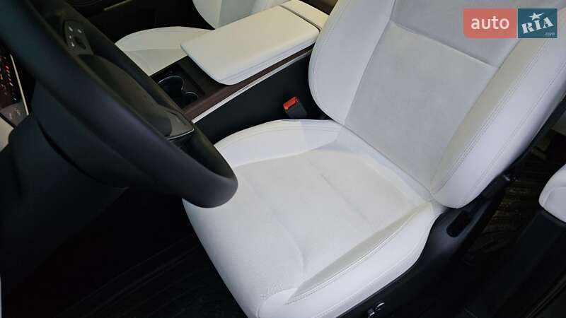 Позашляховик / Кросовер Tesla Model X 2023 в Дніпрі