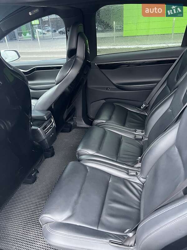 Внедорожник / Кроссовер Tesla Model X 2016 в Киеве