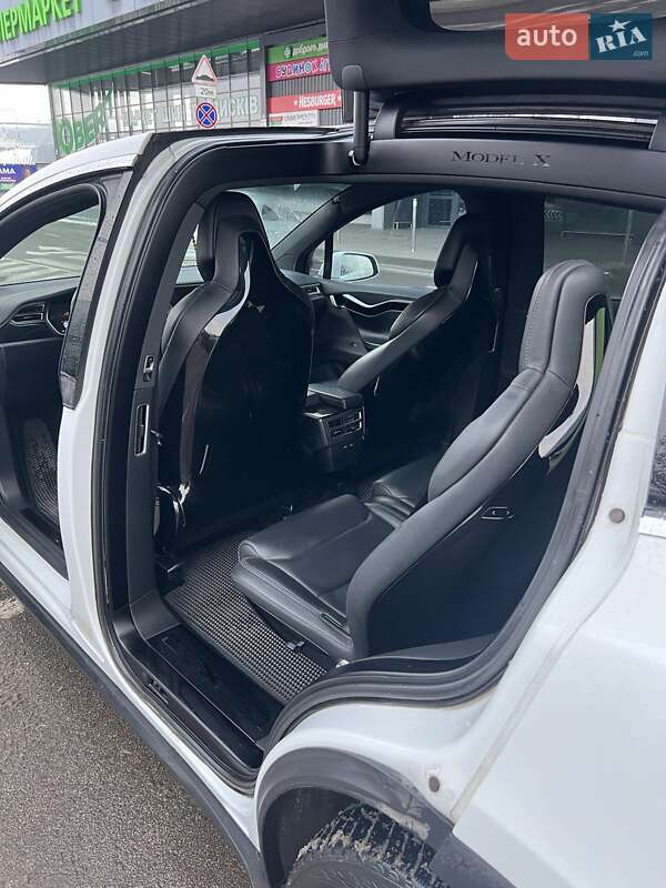 Внедорожник / Кроссовер Tesla Model X 2016 в Киеве