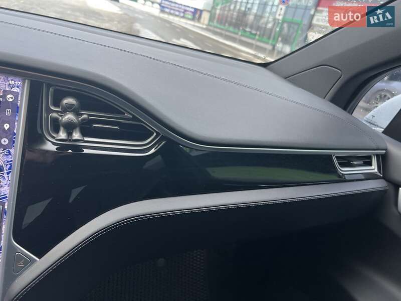 Внедорожник / Кроссовер Tesla Model X 2016 в Киеве