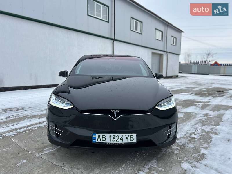 Позашляховик / Кросовер Tesla Model X 2017 в Вінниці