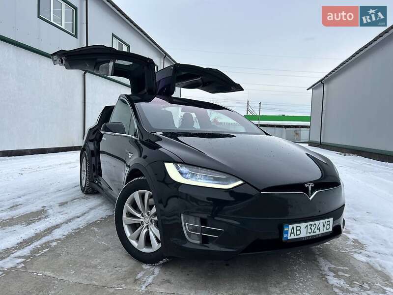 Позашляховик / Кросовер Tesla Model X 2017 в Вінниці