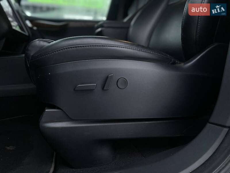 Внедорожник / Кроссовер Tesla Model X 2020 в Киеве