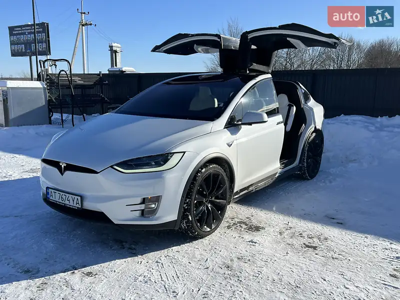 Tesla Model X 2020
