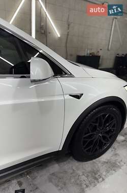 Внедорожник / Кроссовер Tesla Model X 2019 в Киеве