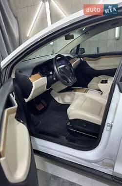 Внедорожник / Кроссовер Tesla Model X 2019 в Киеве