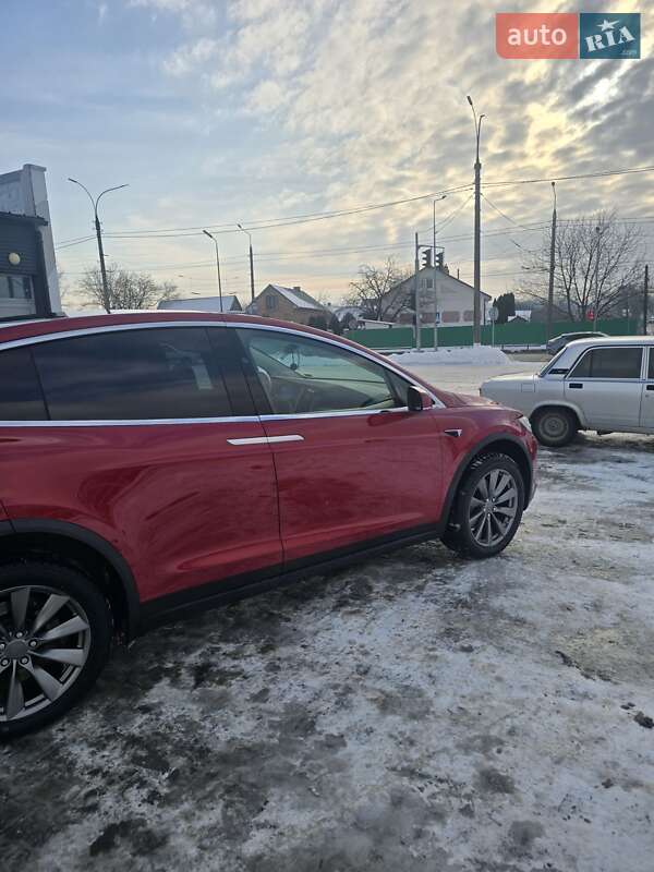 Внедорожник / Кроссовер Tesla Model X 2016 в Черновцах