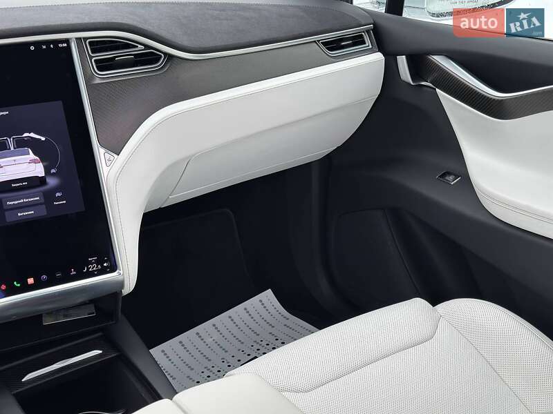 Внедорожник / Кроссовер Tesla Model X 2016 в Луцке фото 11 Внедорожник / Кроссовер Tesla Model X 2016 в Луцке