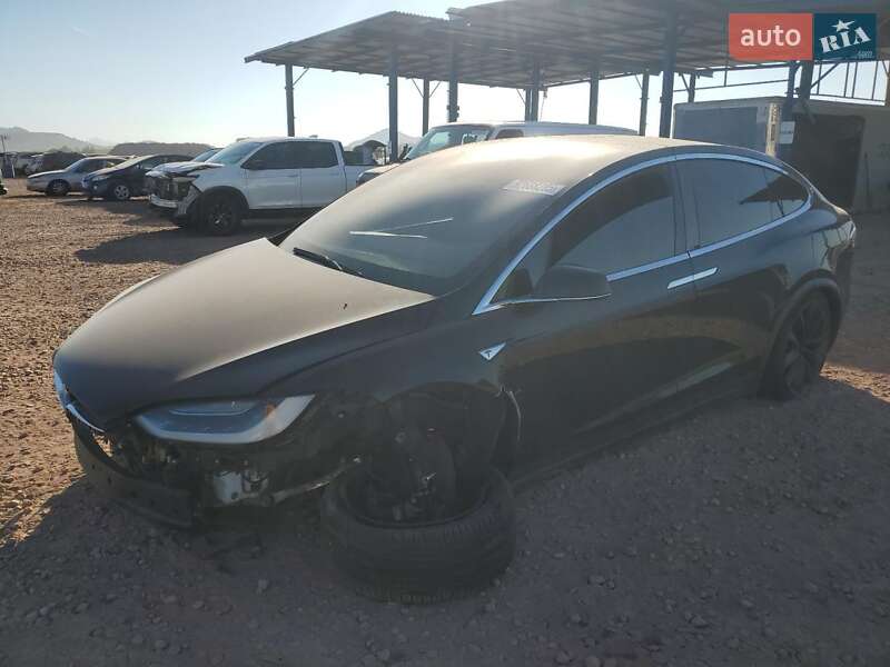 Позашляховик / Кросовер Tesla Model X 2016 в Києві