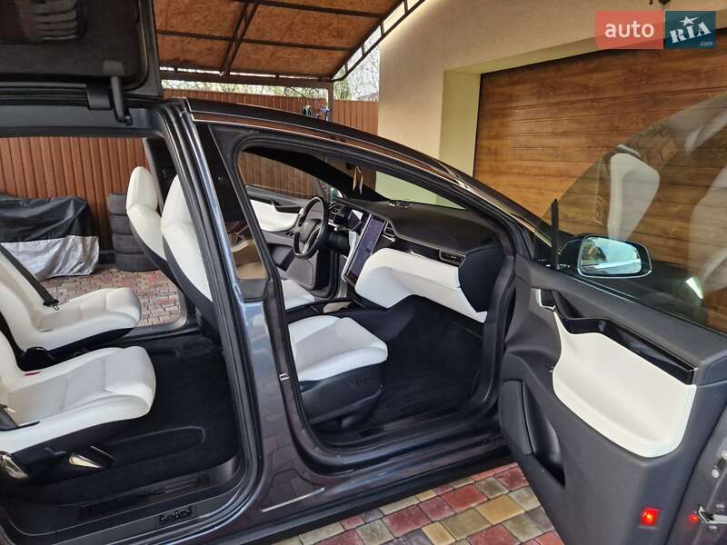 Позашляховик / Кросовер Tesla Model X 2020 в Києві