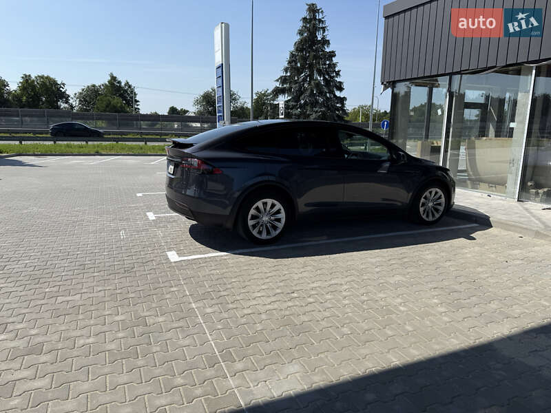 Позашляховик / Кросовер Tesla Model X 2016 в Києві
