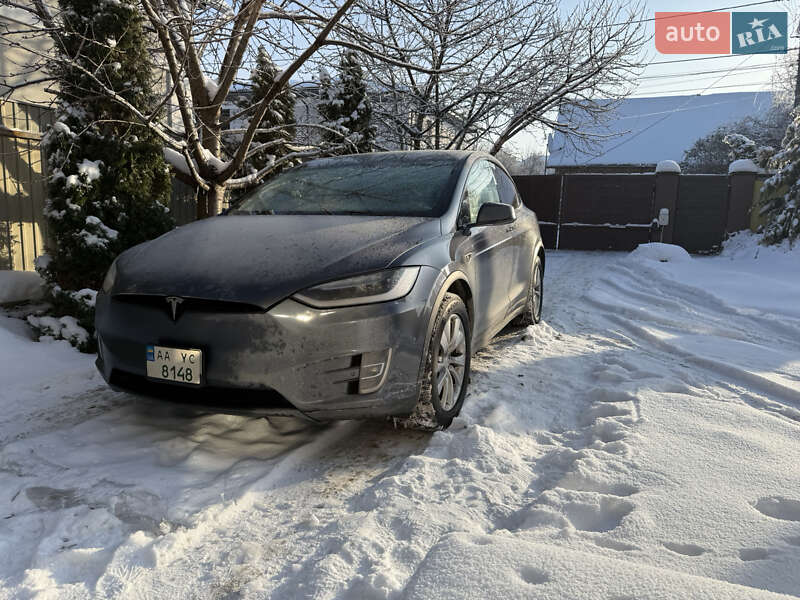 Позашляховик / Кросовер Tesla Model X 2016 в Києві