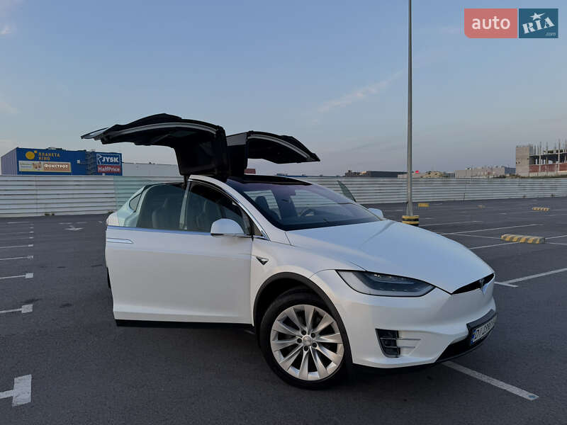 Позашляховик / Кросовер Tesla Model X 2018 в Львові