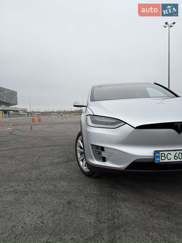 Внедорожник / Кроссовер Tesla Model X 2017 в Львове фото 16 Внедорожник / Кроссовер Tesla Model X 2017 в Львове