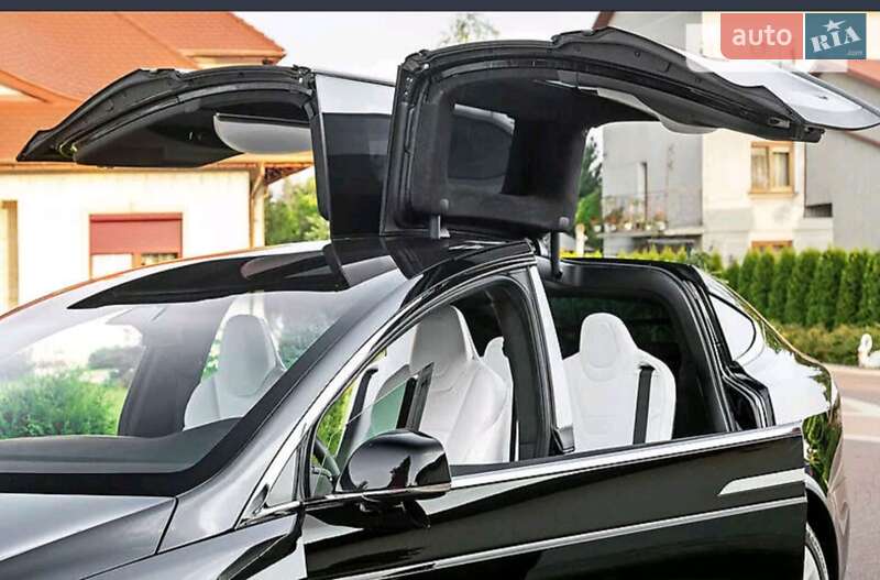 Позашляховик / Кросовер Tesla Model X 2017 в Одесі фото 4 Позашляховик / Кросовер Tesla Model X 2017 в Одесі