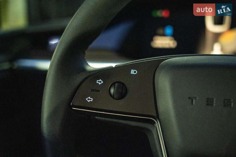 Внедорожник / Кроссовер Tesla Model X 2023 в Черновцах