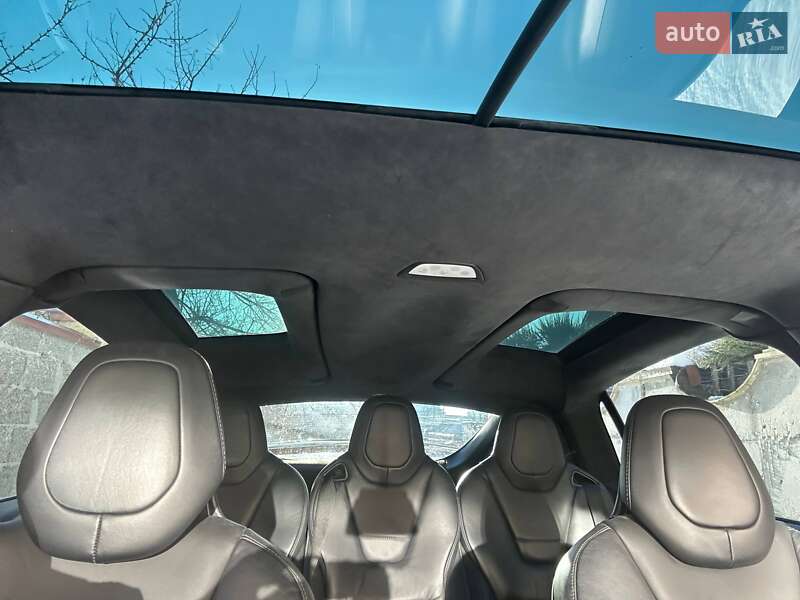 Позашляховик / Кросовер Tesla Model X 2017 в Львові