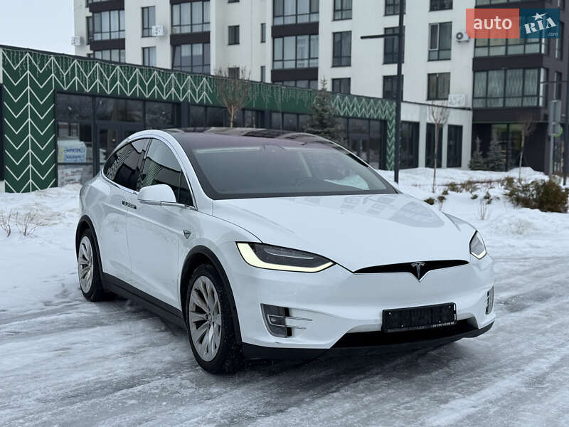 Внедорожник / Кроссовер Tesla Model X 2018 в Городке
